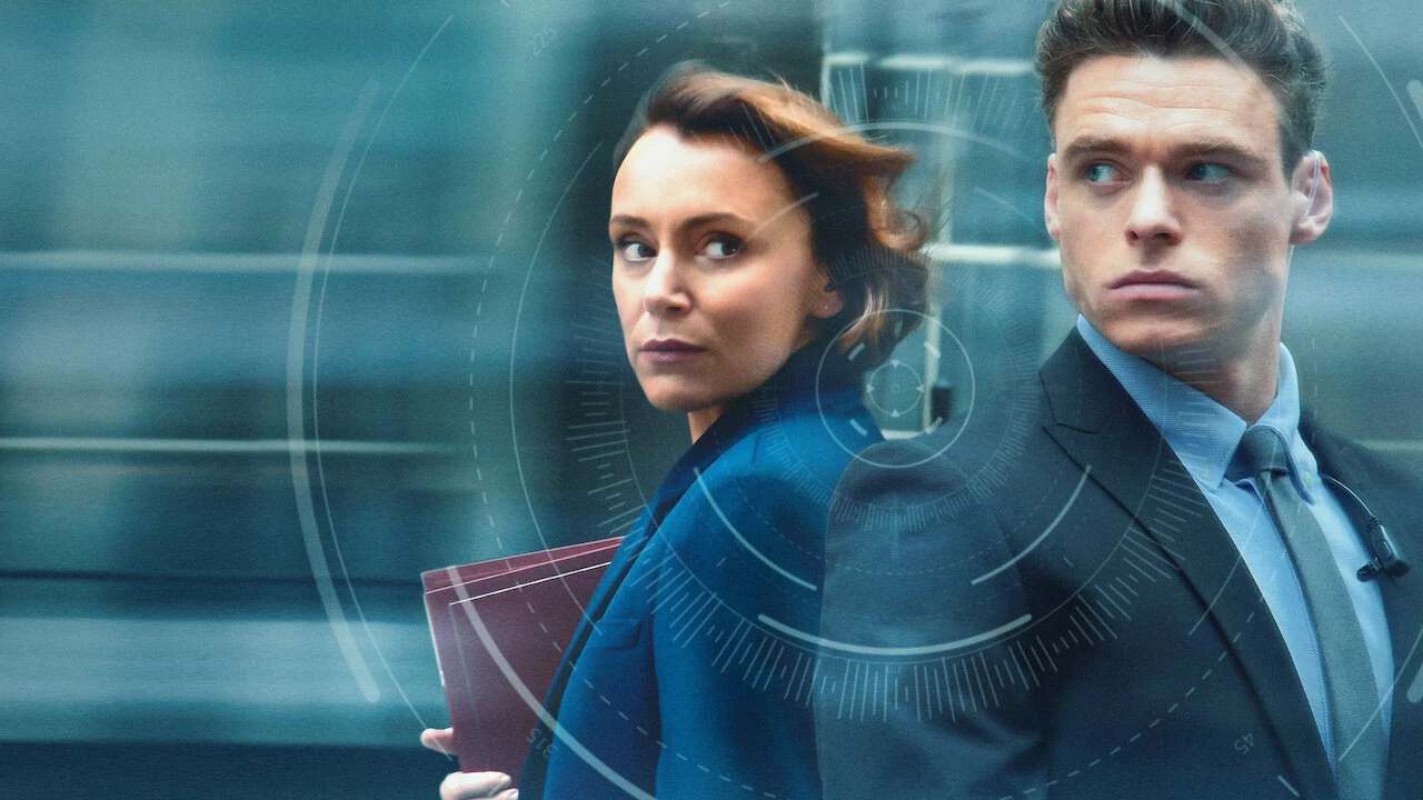 Dos protagonistas de Bodyguard miran a los lados en una imagen promocional de la serie.